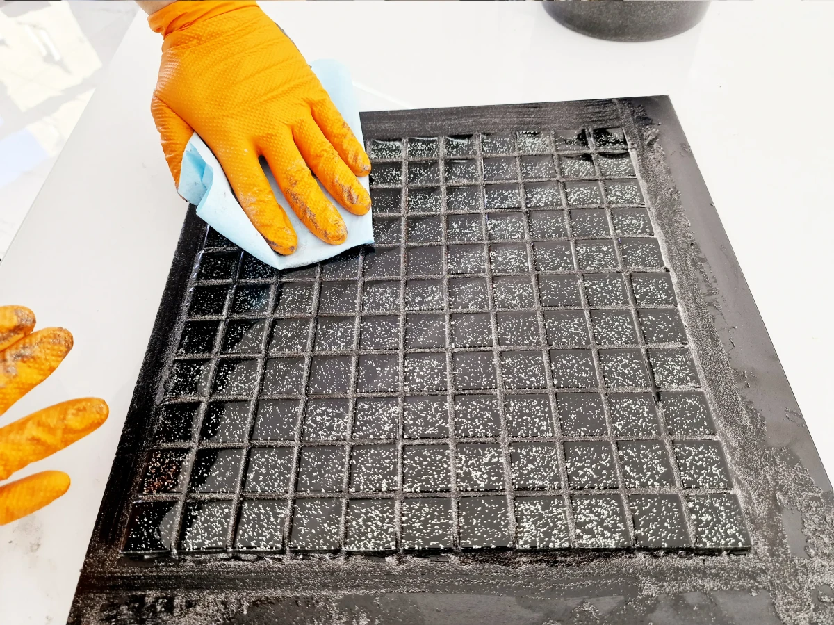 JAKA FUGA | epoksydowa metalizowana FUGA CZARNA ONYX 1kg – dekoracyjne do wnętrz – Szklane Mozaiki