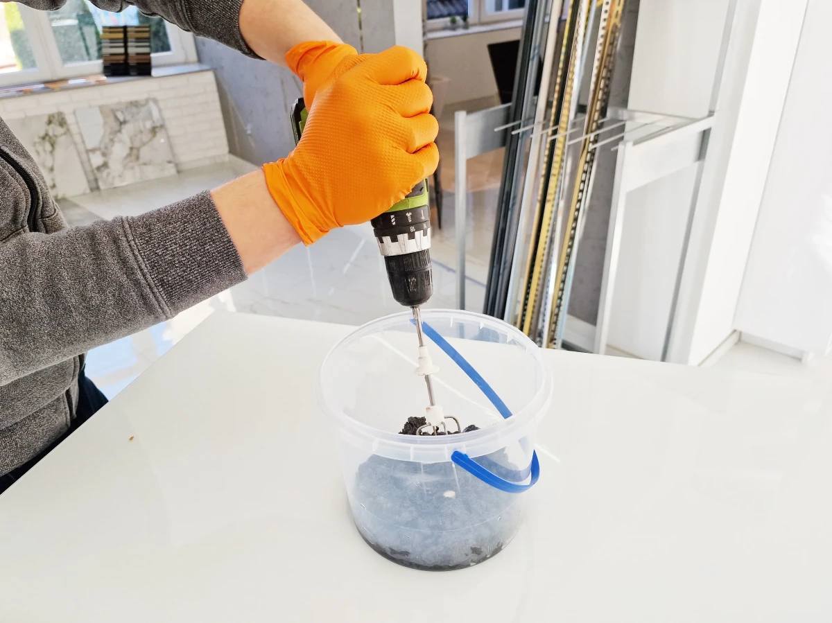 JAKA FUGA | epoksydowa metalizowana FUGA CZARNA ONYX 1kg – dekoracyjne do wnętrz – Szklane Mozaiki