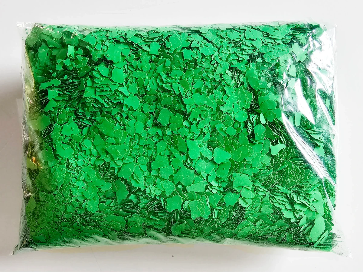 PŁATKI DEKORACYJNE DO POSADZKI ANTYPOŚLIZGOWE 100g / 10m2 – dekoracyjne do wnętrz – Szklane Mozaiki