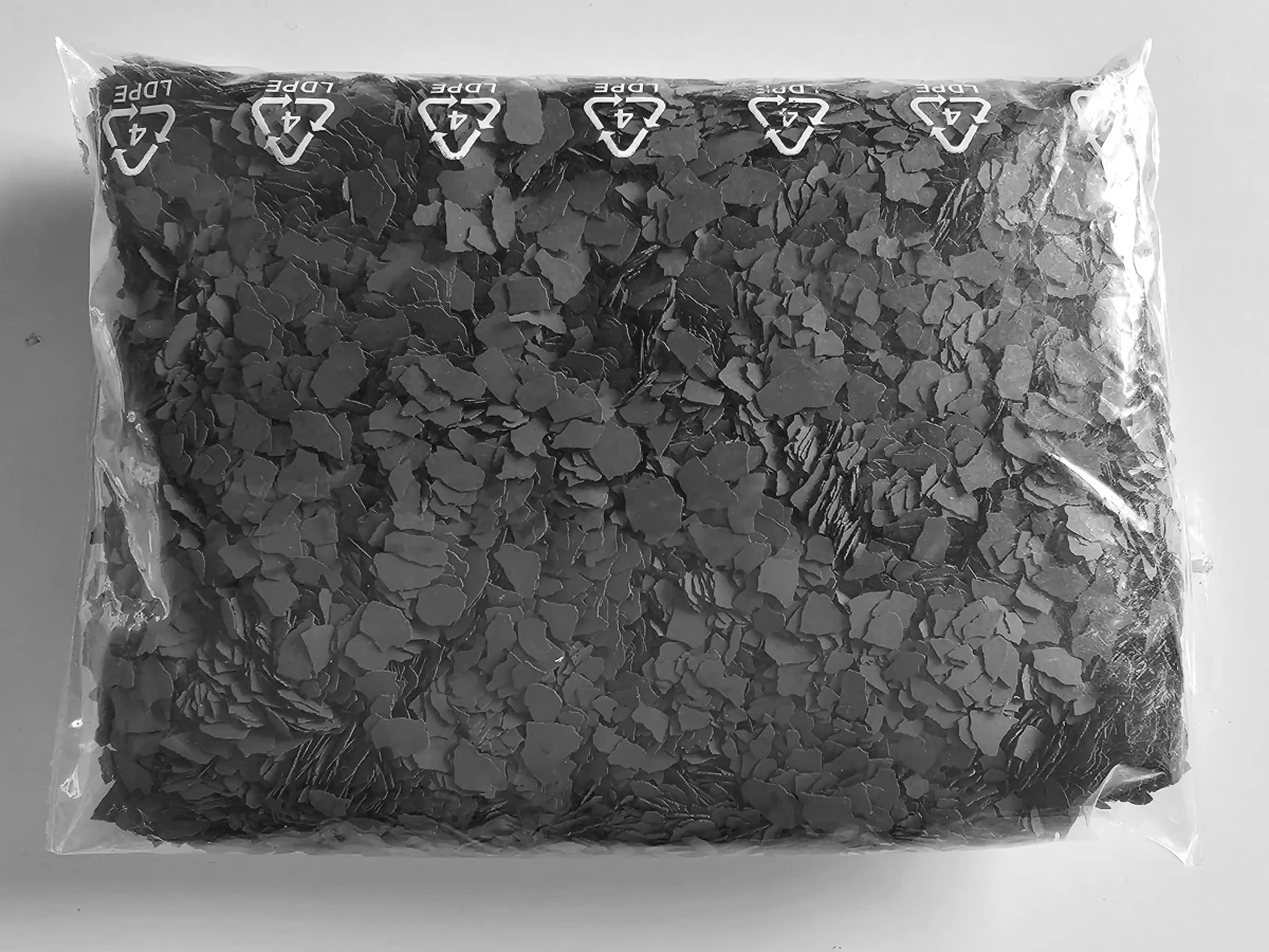 PŁATKI DEKORACYJNE DO POSADZKI ANTYPOŚLIZGOWE 100g / 10m2 – dekoracyjne do wnętrz – Szklane Mozaiki