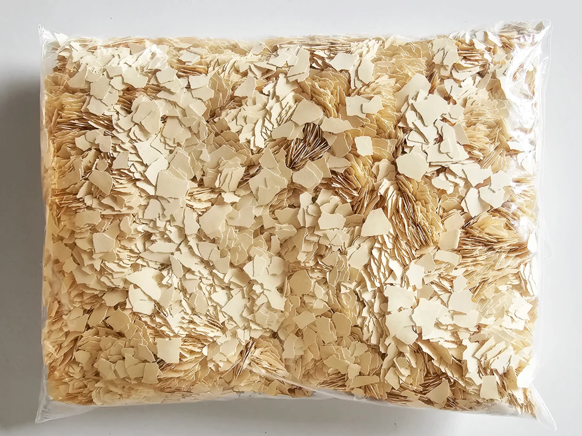 PŁATKI DEKORACYJNE DO POSADZKI ANTYPOŚLIZGOWE 100g / 10m2 – dekoracyjne do wnętrz – Szklane Mozaiki