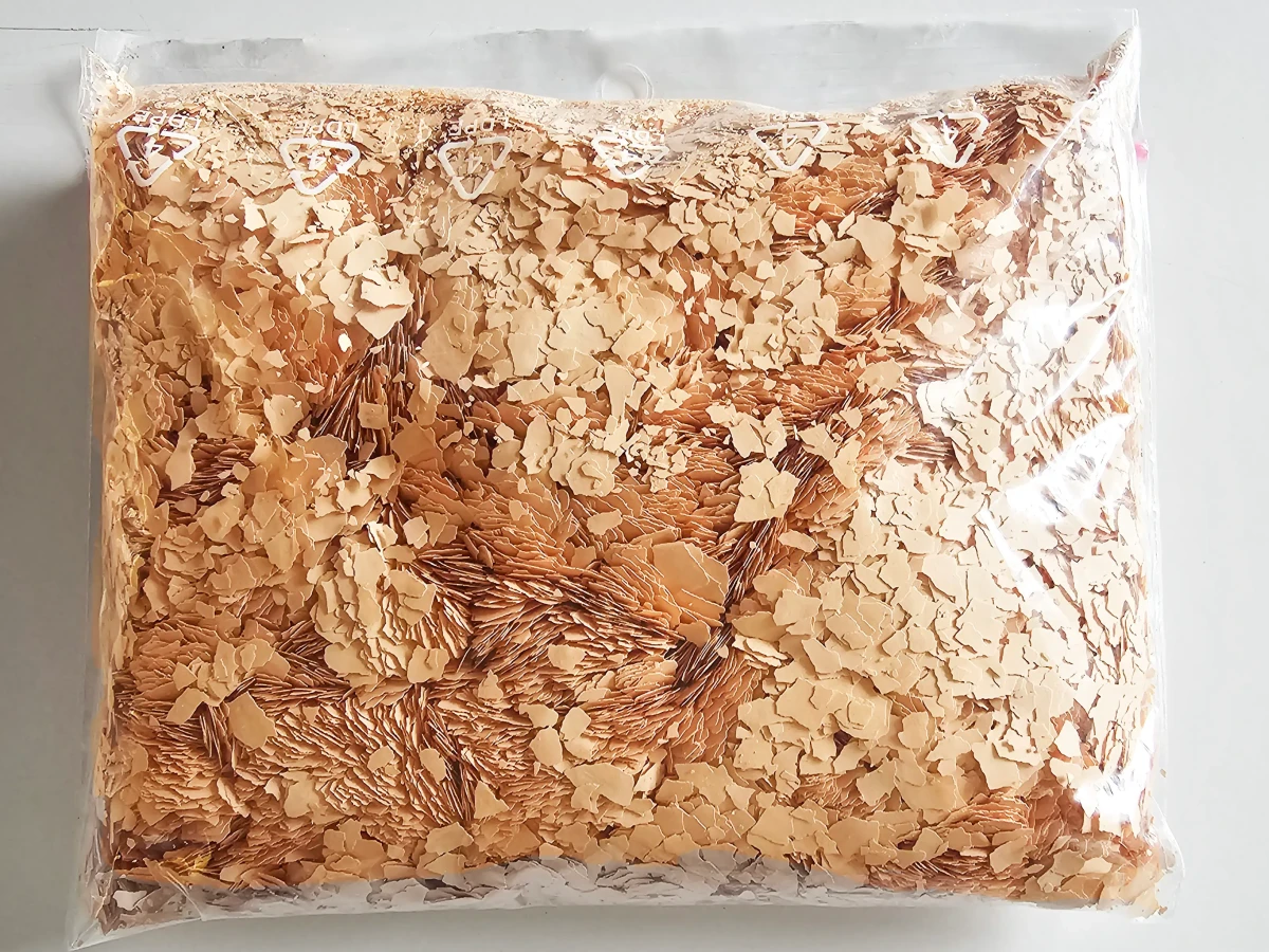 PŁATKI DEKORACYJNE DO POSADZKI ANTYPOŚLIZGOWE 100g / 10m2 – dekoracyjne do wnętrz – Szklane Mozaiki