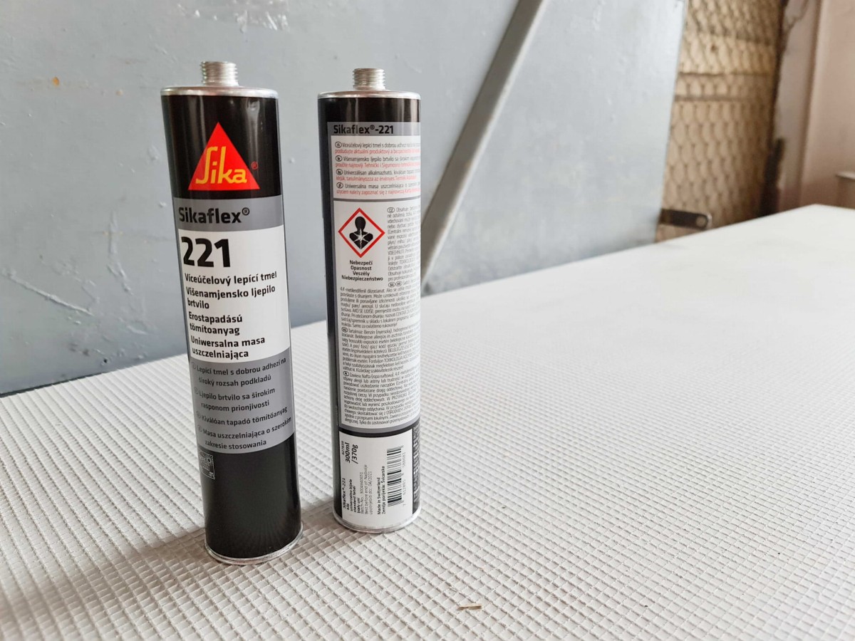 SIKAFLEX 221 KLEJ / USZCZELNIACZ 300ml BIAŁY – dekoracyjne do wnętrz – Szklane Mozaiki