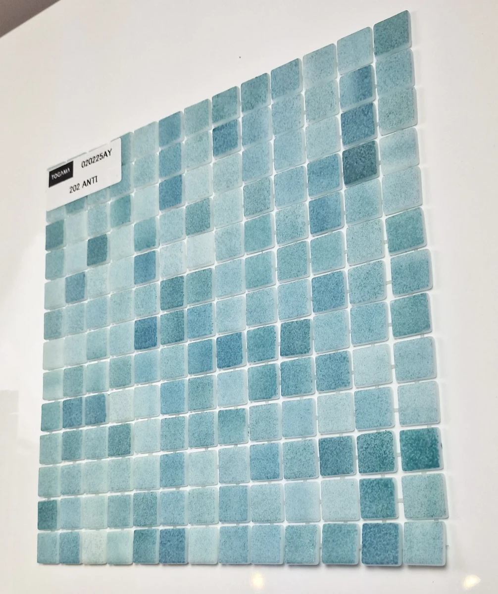 MOZAIKA BASENOWA TOGAMA NIEBLA VERDE SILK MAT – dekoracyjne do wnętrz – Szklane Mozaiki
