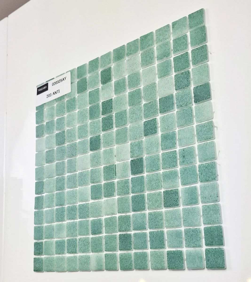 MOZAIKA BASENOWA TOGAMA NIEBLA BOSQUE SILK MAT – dekoracyjne do wnętrz – Szklane Mozaiki
