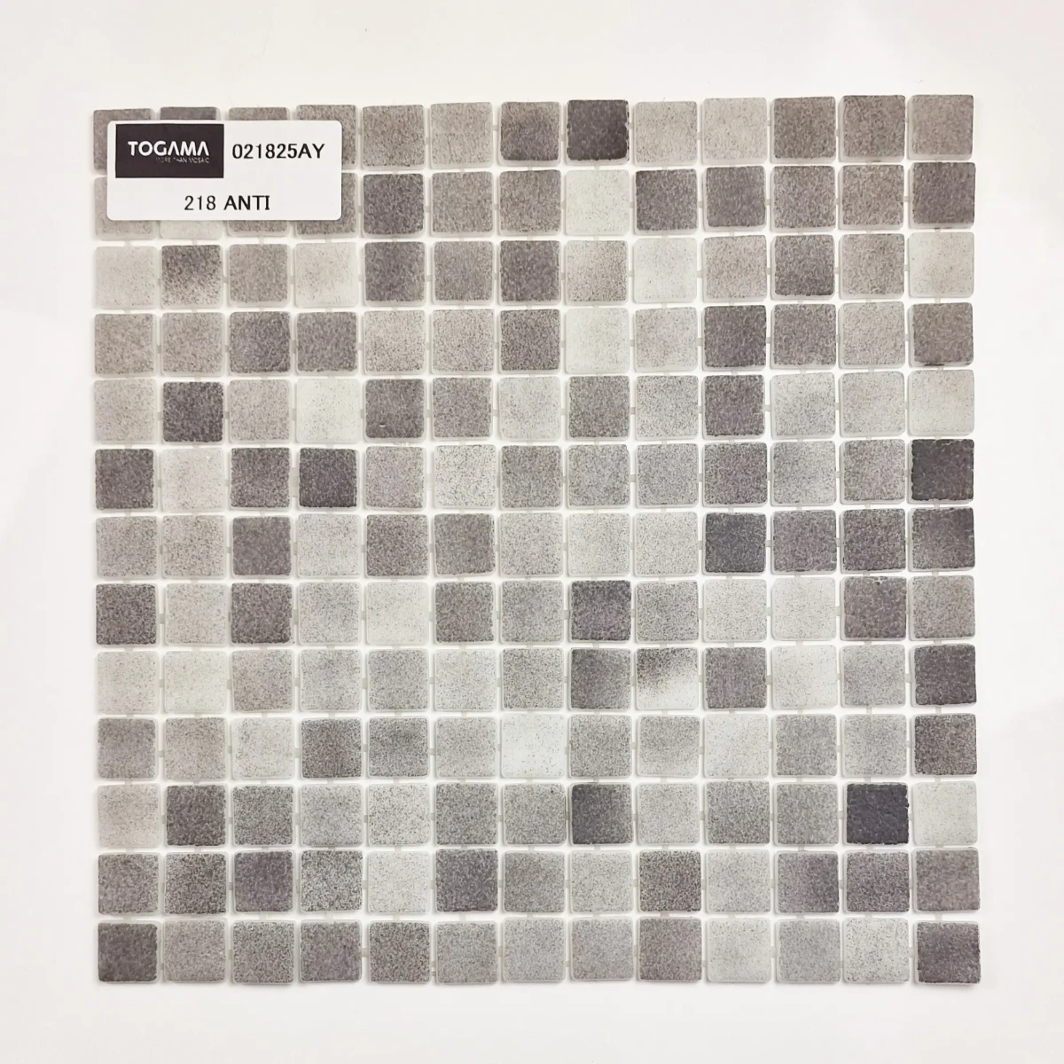 MOZAIKA BASENOWA TOGAMA NIEBLA PIEDRA SILK MAT – dekoracyjne do wnętrz – Szklane Mozaiki