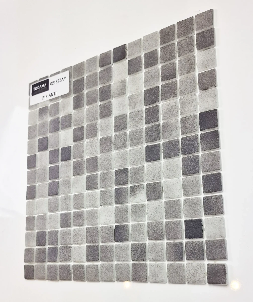 MOZAIKA BASENOWA TOGAMA NIEBLA PIEDRA SILK MAT – dekoracyjne do wnętrz – Szklane Mozaiki