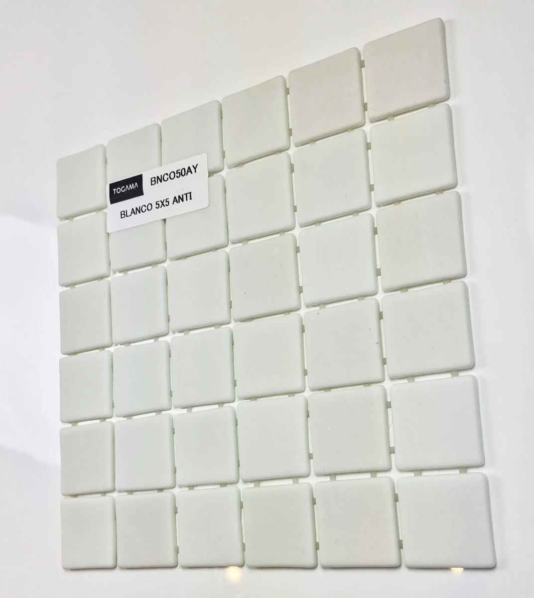 MOZAIKA BASENOWA TOGAMA 5x5 BLANCO SILK MAT – dekoracyjne do wnętrz – Szklane Mozaiki