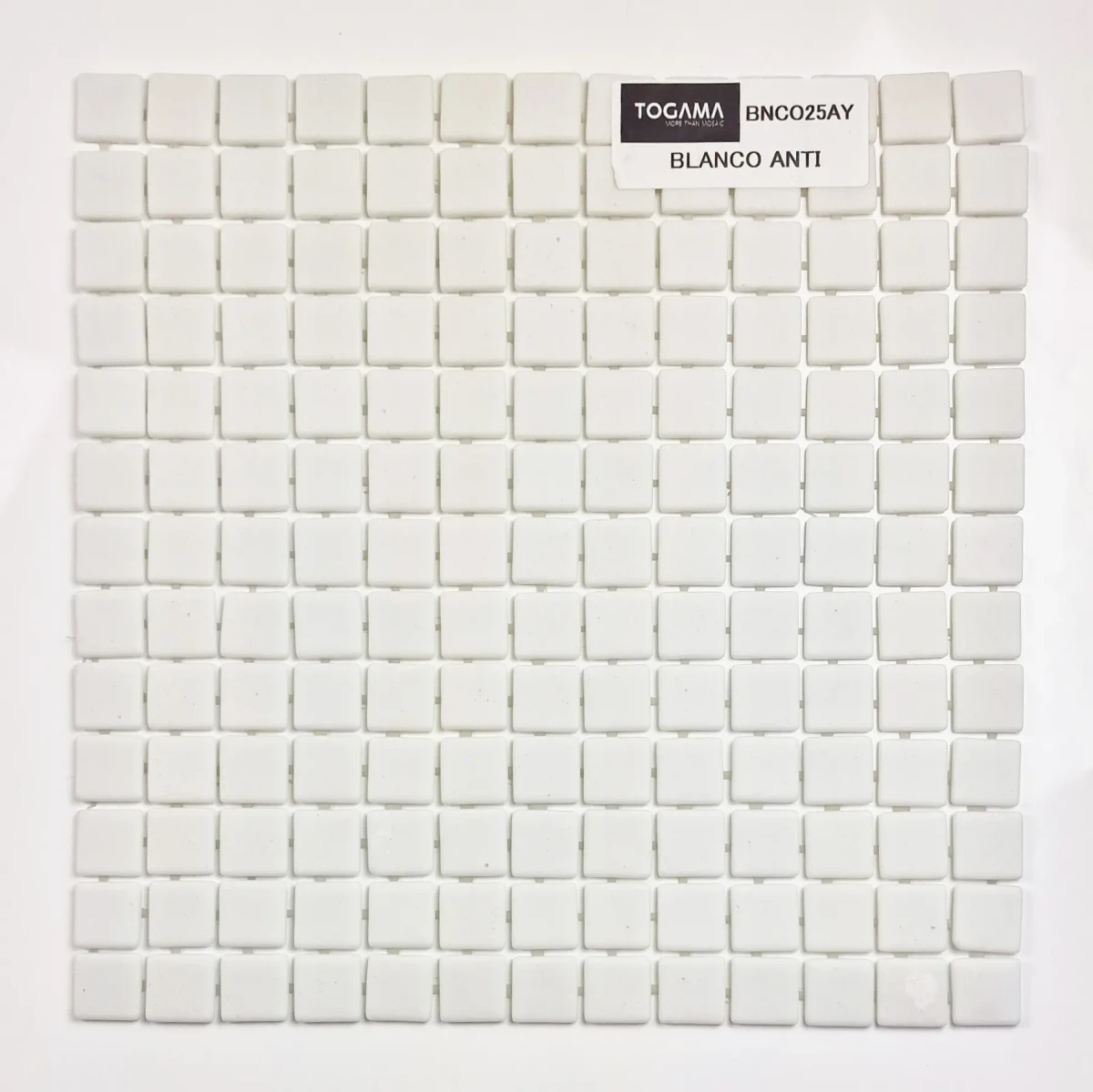 MOZAIKA BASENOWA TOGAMA NIEBLA BLANCO SILK MAT – dekoracyjne do wnętrz – Szklane Mozaiki