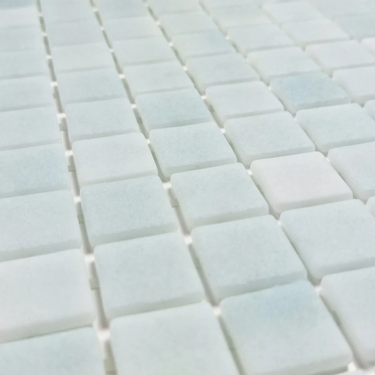 MOZAIKA BASENOWA TOGAMA NIEBLA MENTA SILK MAT – dekoracyjne do wnętrz – Szklane Mozaiki