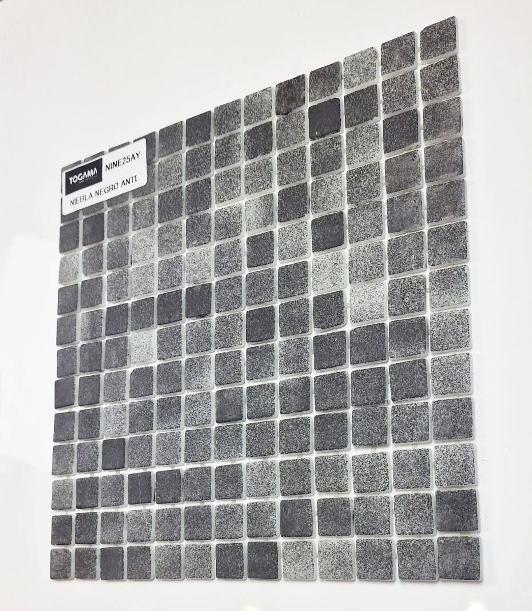 MOZAIKA BASENOWA TOGAMA NIEBLA NEGRO SILK MAT – dekoracyjne do wnętrz – Szklane Mozaiki