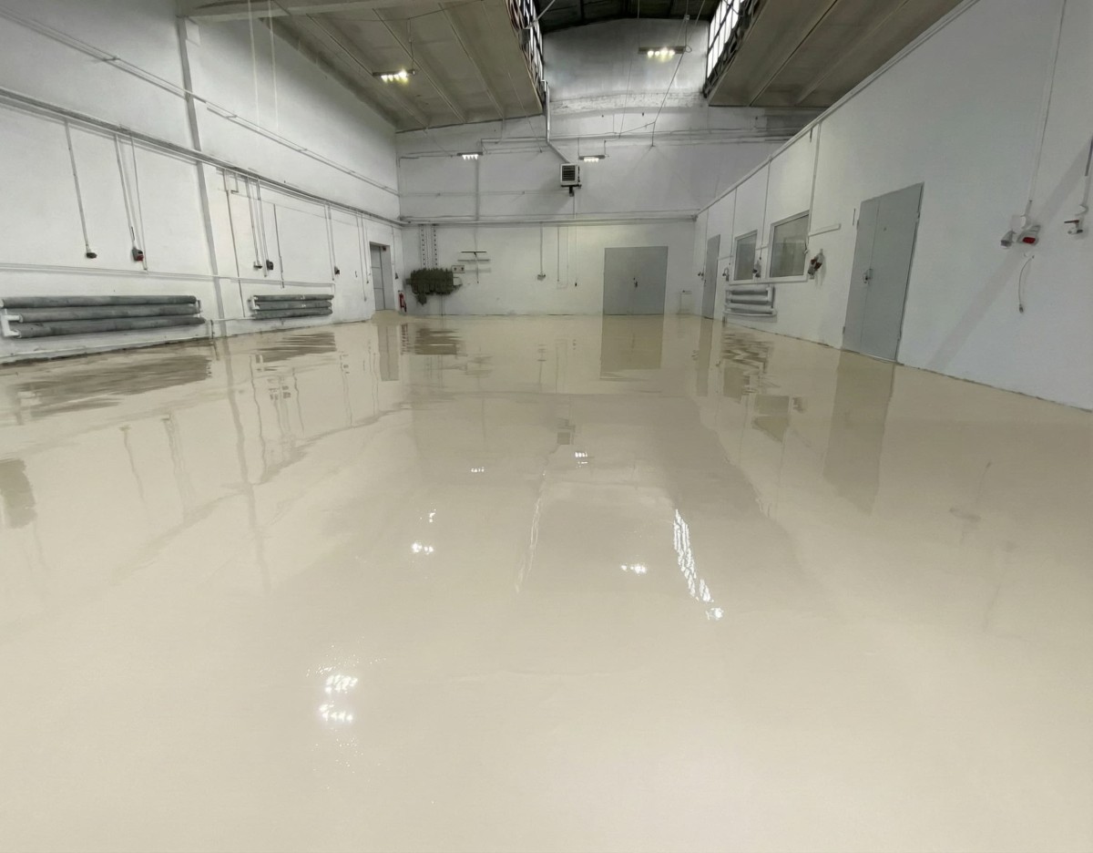 Żywica epoksydowa na posadzkę garaż zestaw na 10m2 ral 7035 jasny szary - szklanemozaiki.pl