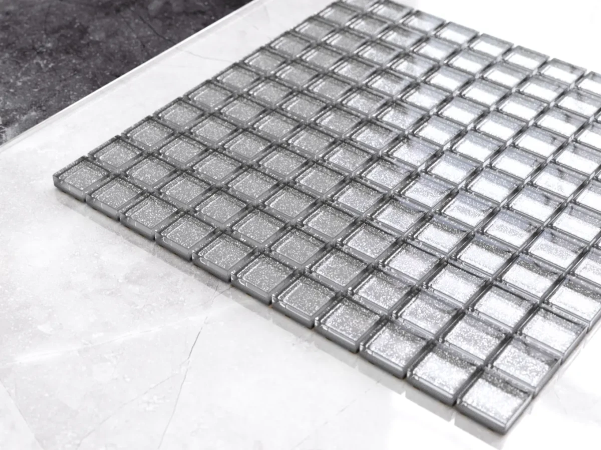 MOZAIKA SZKLANA SREBRNA SILVER BROKAT  30x30cm 8mm – dekoracyjne do wnętrz – Szklane Mozaiki