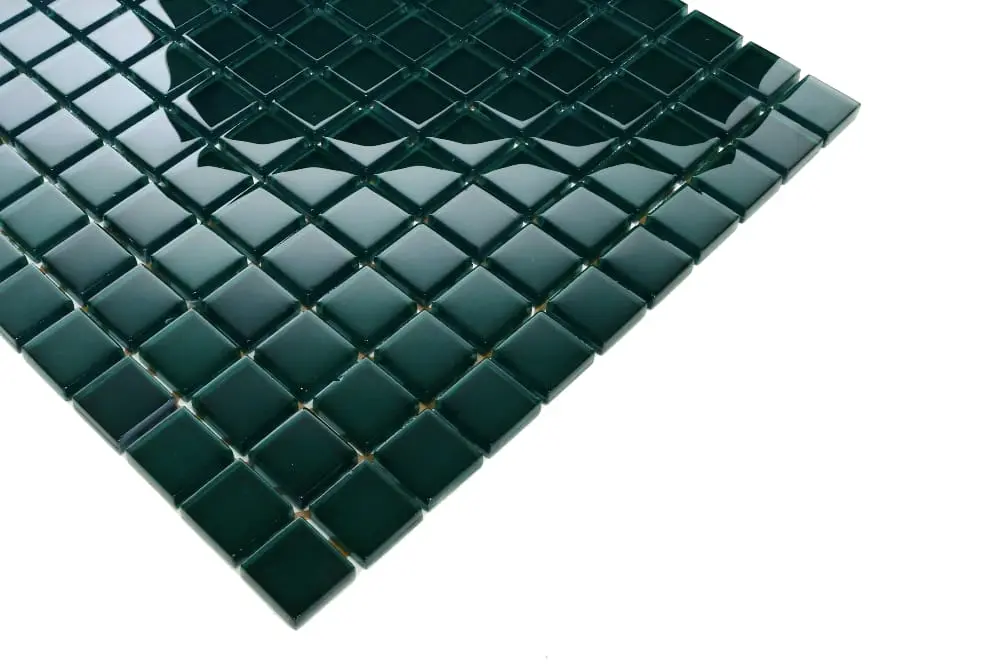 Mozaika szklana 30x30 cm 2,5x2,5 cm – ścienna  To jest bezpieczny, techniczny i SEO-first wariant. Gdy podasz dokładną nazwę, kolor albo wzór mozaiki, dopasuję wersję mocniej sprzedażową i bardziej unikalną