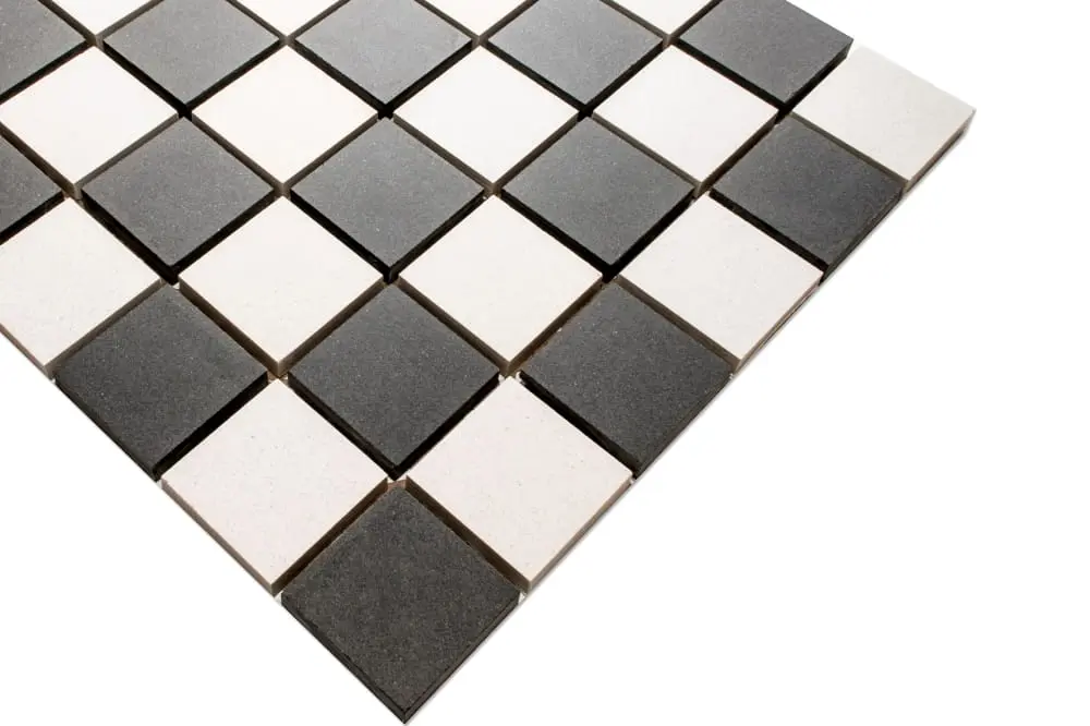 MOZAIKA GRESOWA DOBLO BIANCO NERO SZACHOWNICA kostka 4,8cm – dekoracyjne do wnętrz – Szklane Mozaiki