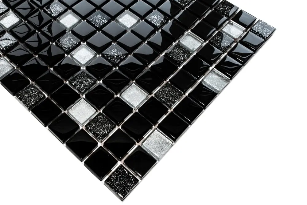 MOZAIKA SZKLANA NERO SILVER BROKAT MIX 30x30cm 8mm – dekoracyjne do wnętrz – Szklane Mozaiki