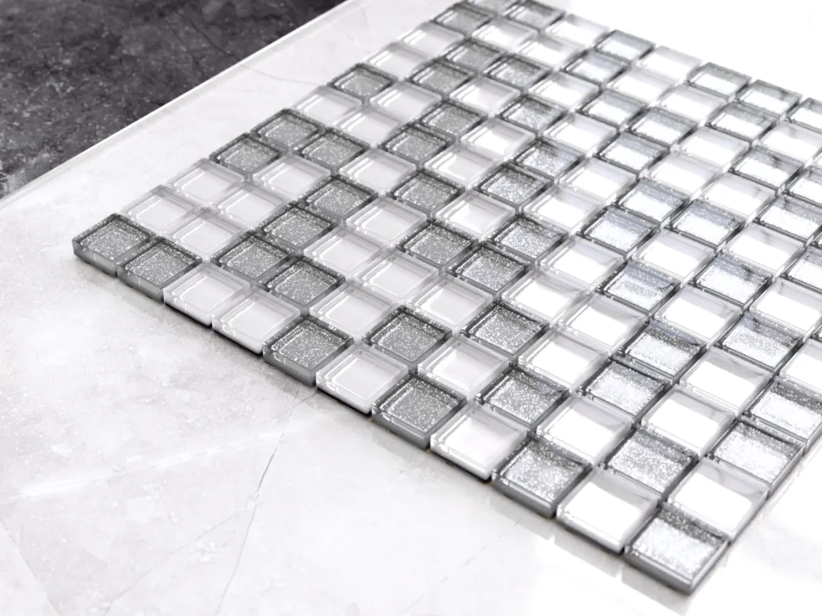 MOZAIKA SZKLANA SIMPLE SILVER WHITE 30x30cm 8mm – dekoracyjne do wnętrz – Szklane Mozaiki