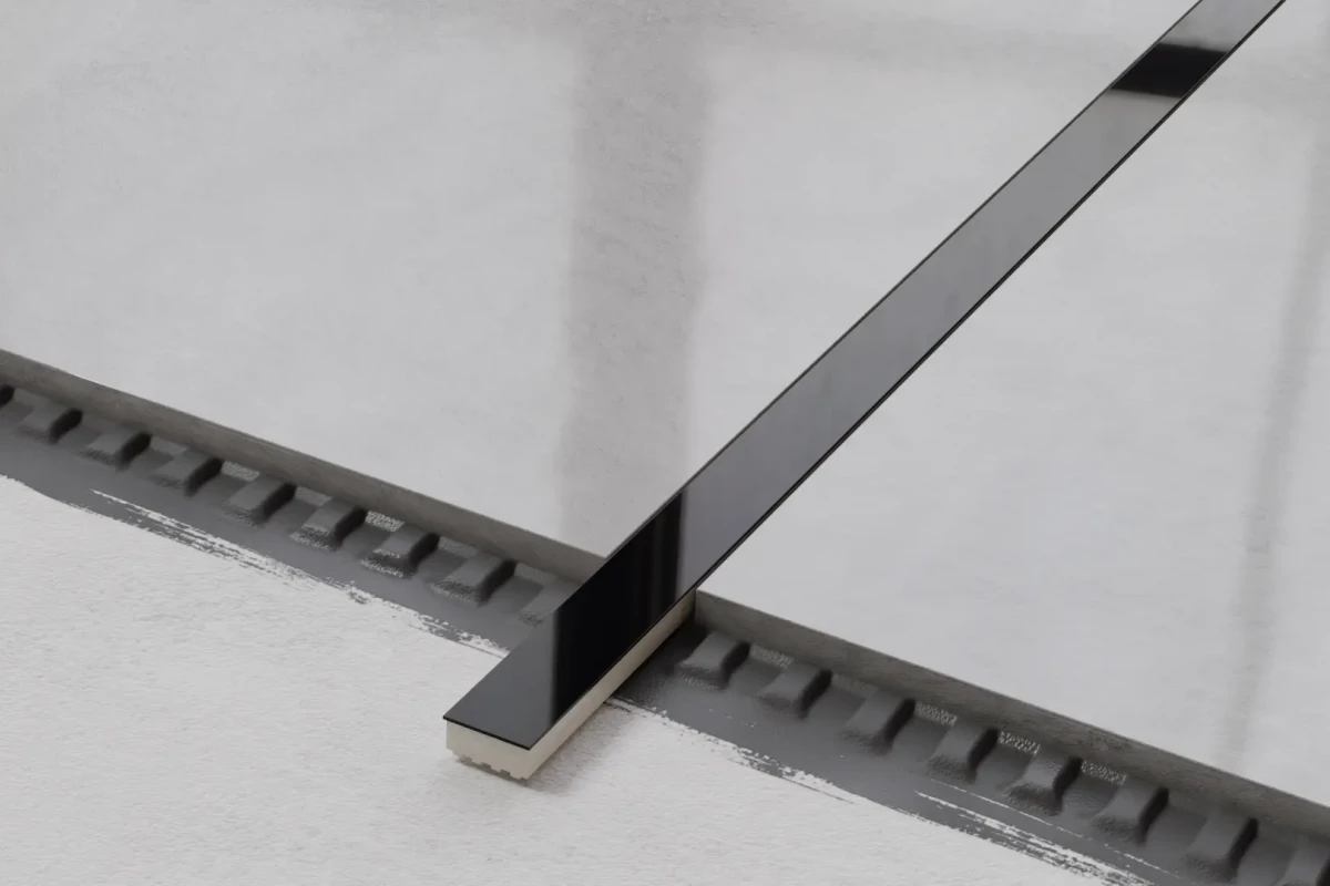 LISTWA METALOWA CERAMICZNA STEEL NERO POŁYSK – dekoracyjne do wnętrz – Szklane Mozaiki