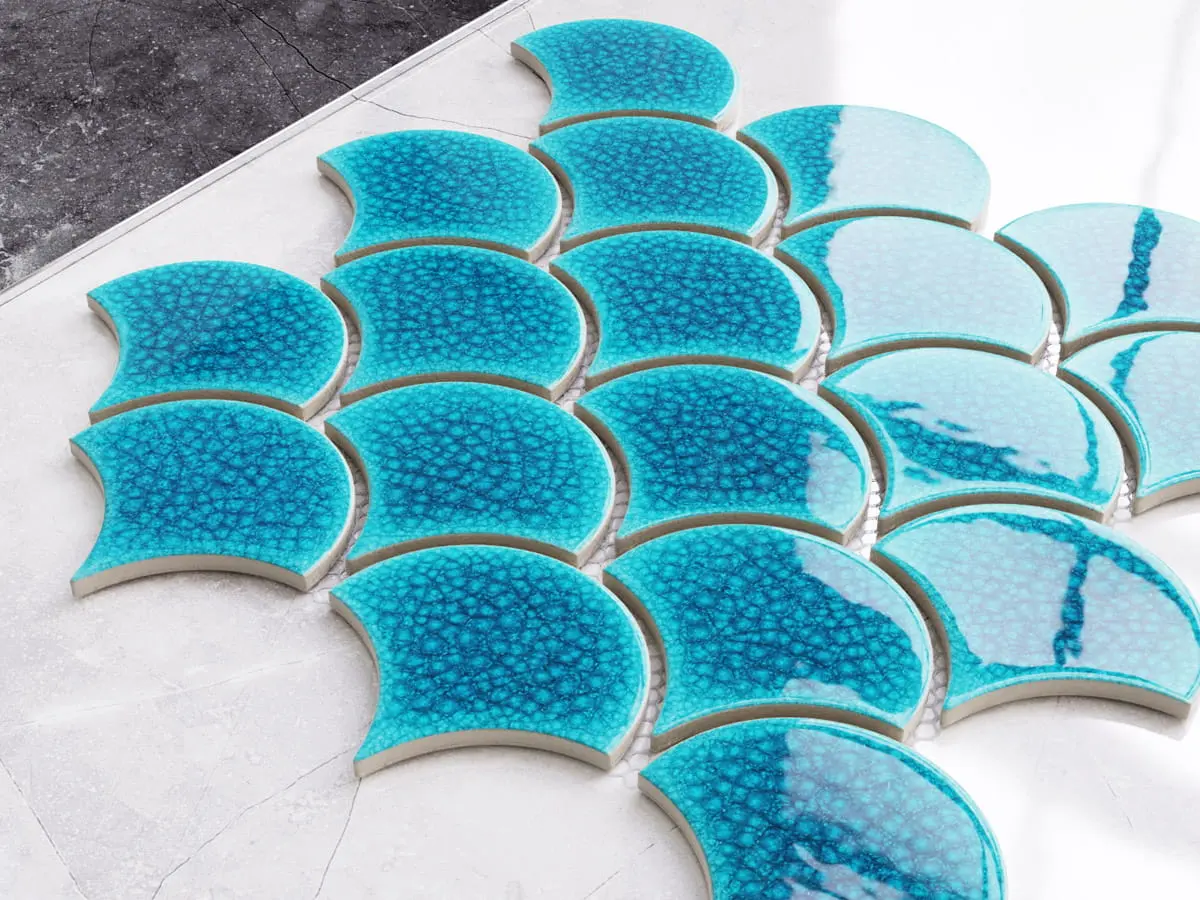MOZAIKA CERAMICZNA FISH SCALE DEEP BLUE NIEBIESKA – dekoracyjne do wnętrz – Szklane Mozaiki