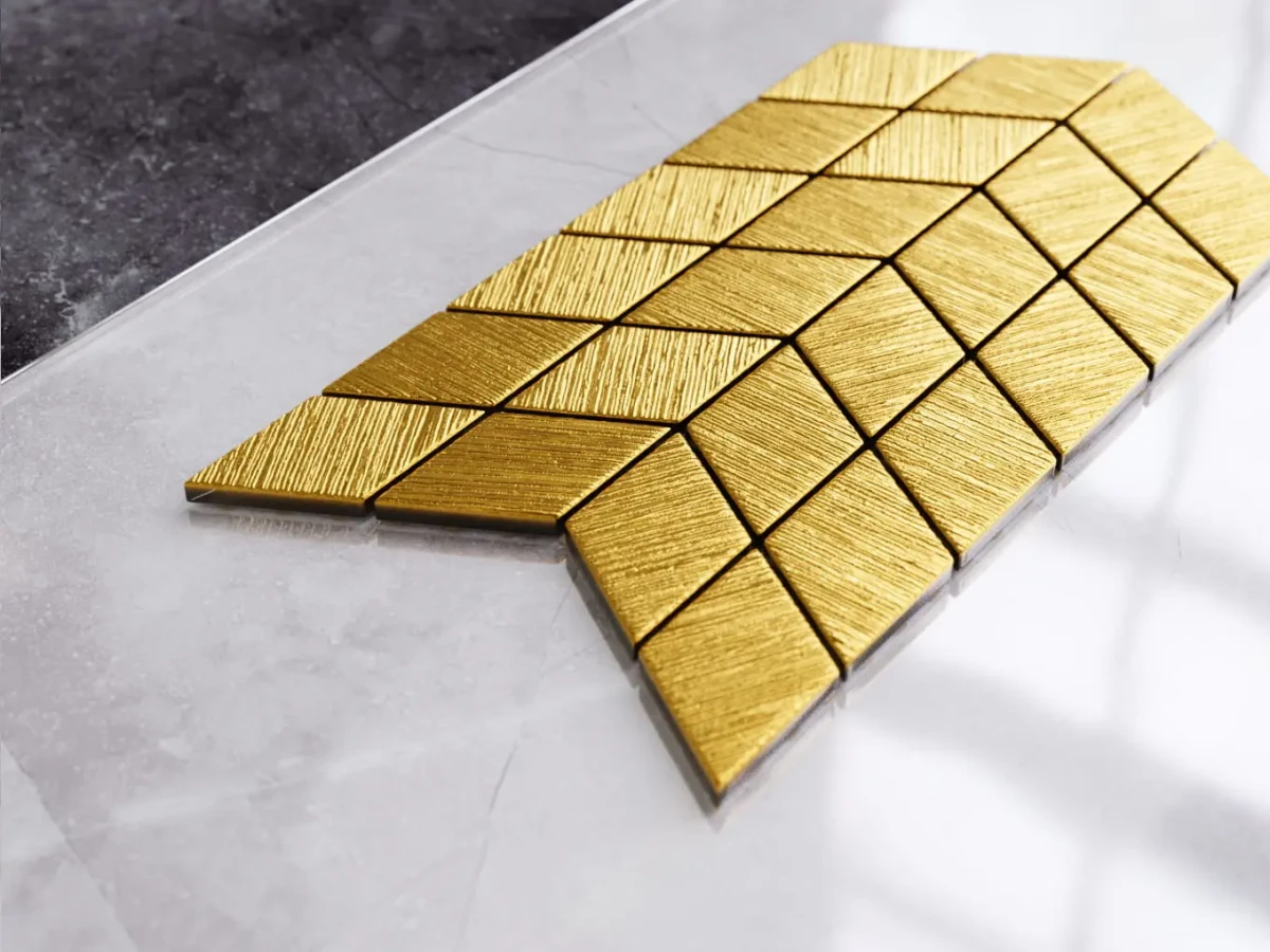 MOZAIKA SZKLANA ROMB DOUBLE CHEVRON ZŁOTA GOLD STRUKTURA – dekoracyjne do wnętrz – Szklane Mozaiki